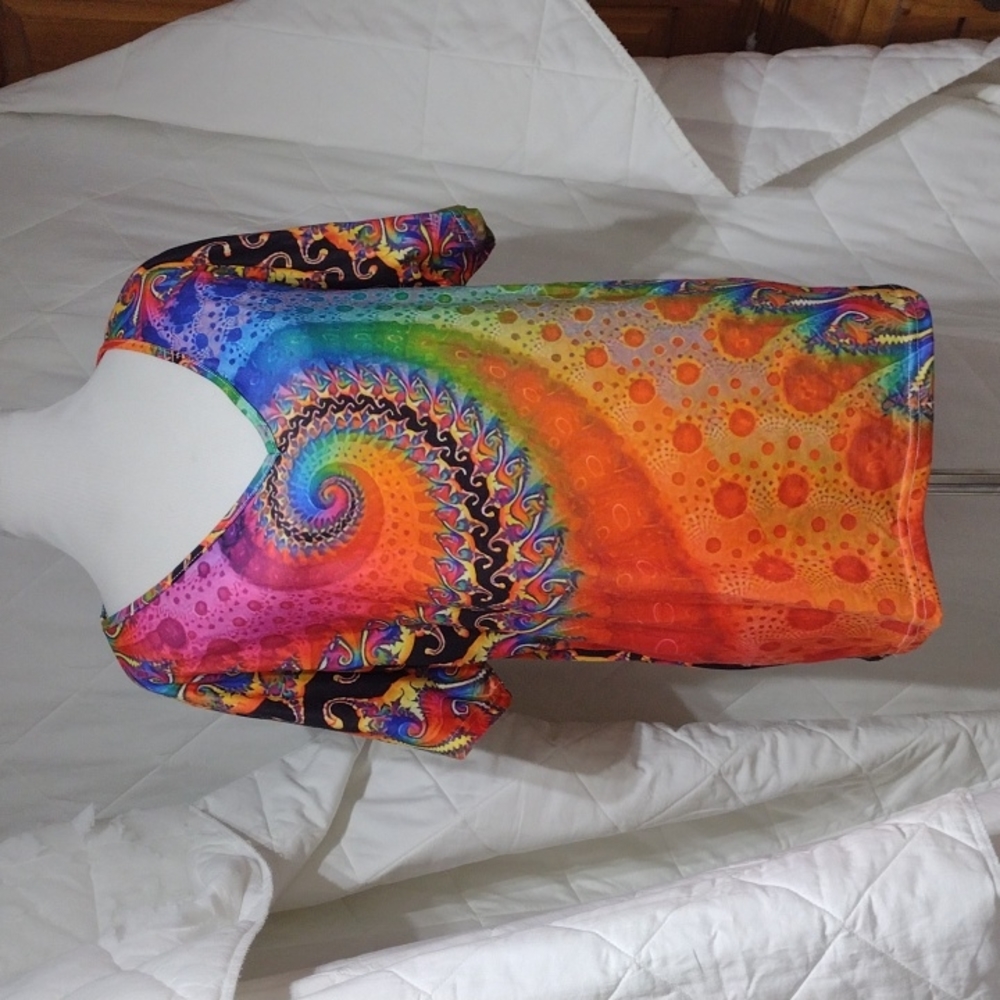 Gorgeous kaleidescope wave top, sz Large???